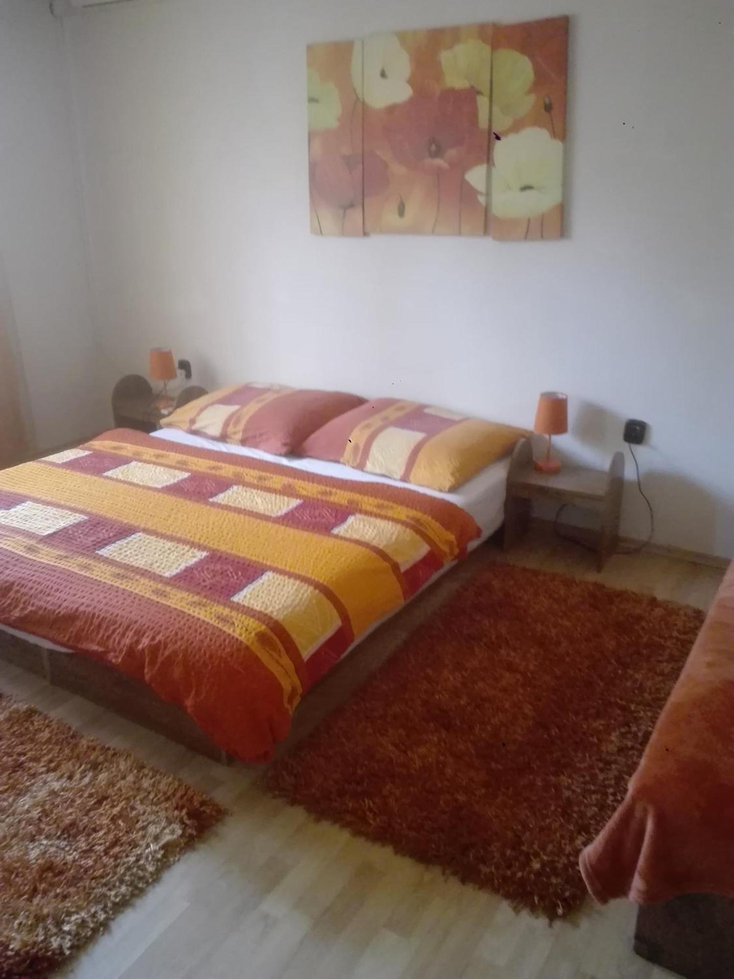 Halex5 Guest House Svidova Phòng bức ảnh